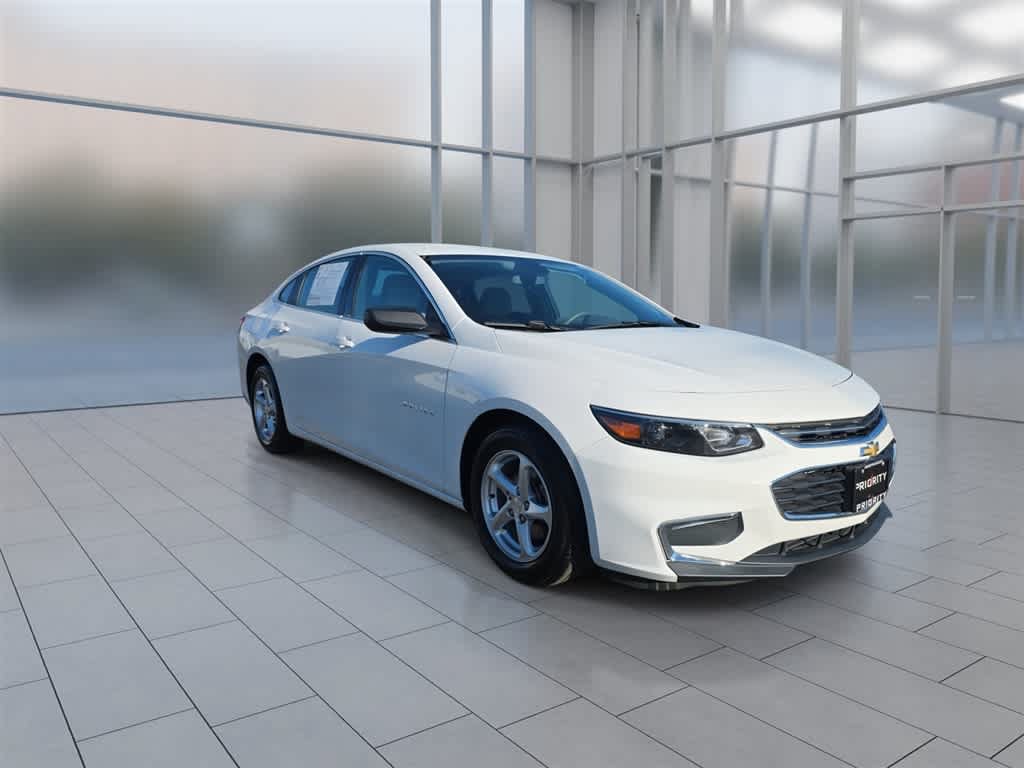 Used 2017 Chevrolet Malibu LS w/ LPO, Convenience Package 2 FWD image 3