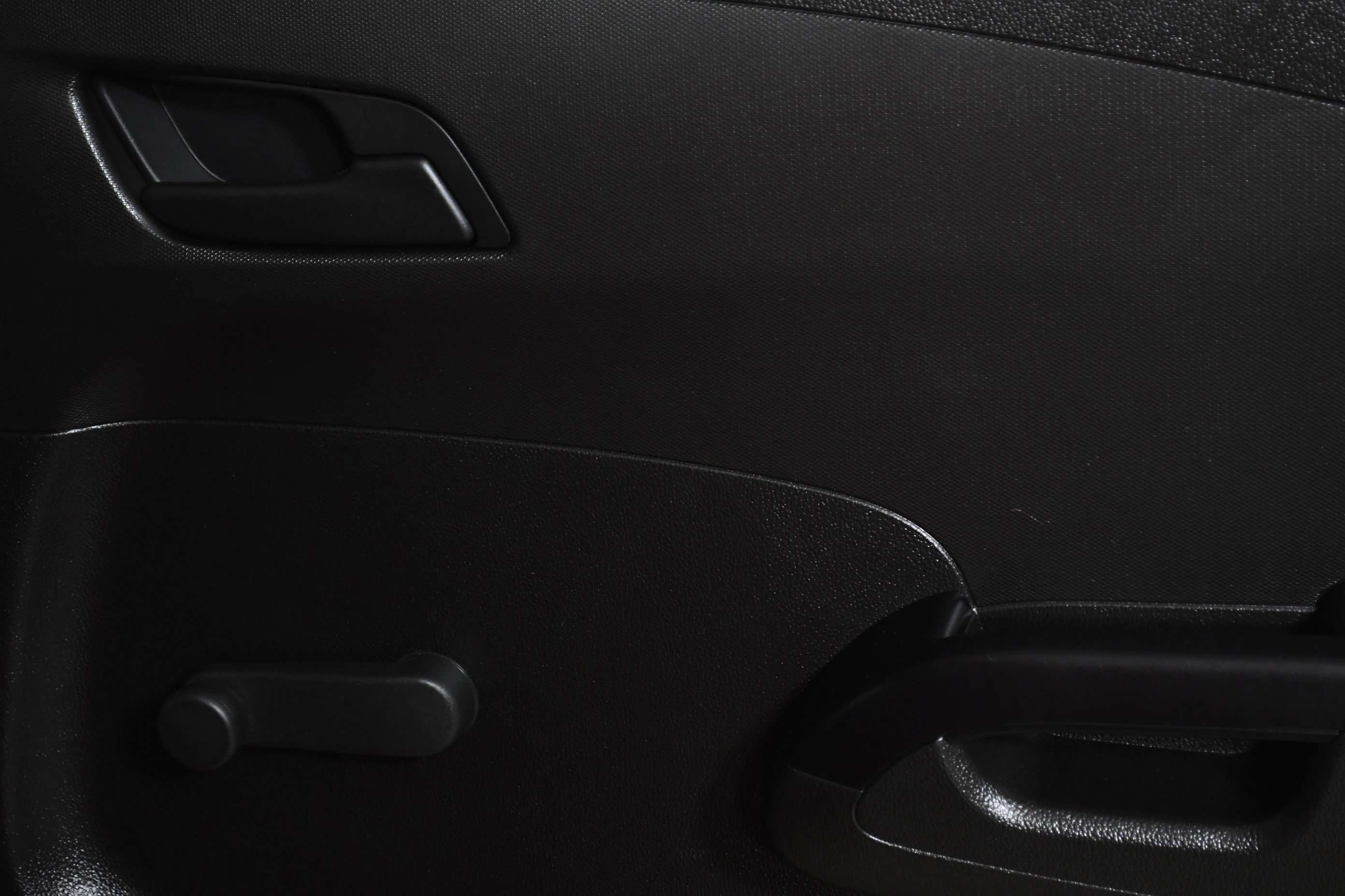 Used 2020 Chevrolet Sonic LT image 25