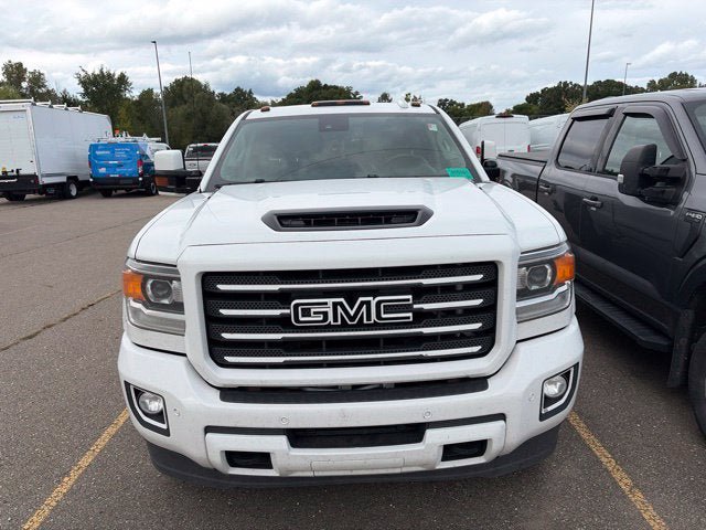 Used 2019 GMC Sierra 2500 Denali AWD/4WD image 2