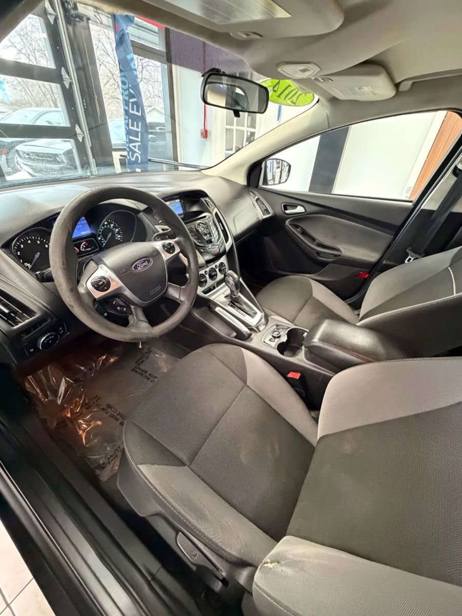 Used 2014 Ford Focus SE w/ SE Winter Package image 11