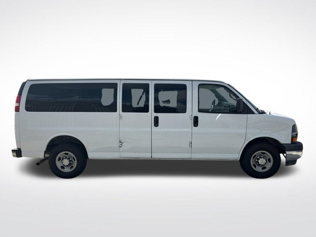 Used 2017 Chevrolet Express 3500 LT w/ LT Preferred Equipment Group RWD image 5