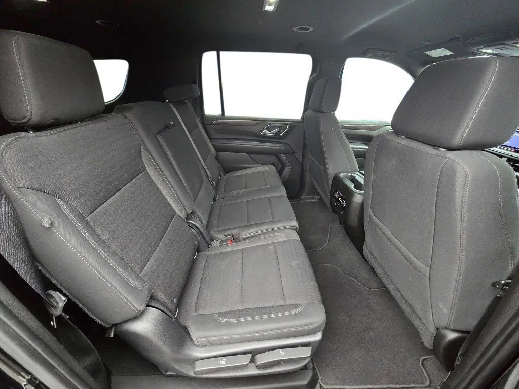 Used 2021 Chevrolet Suburban LS AWD/4WD image 30