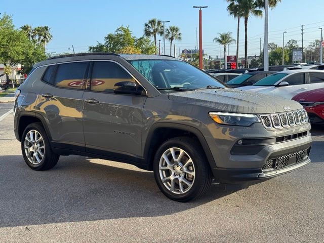 Used 2023 Jeep Compass Latitude w/ Sun and Sound Group image 3