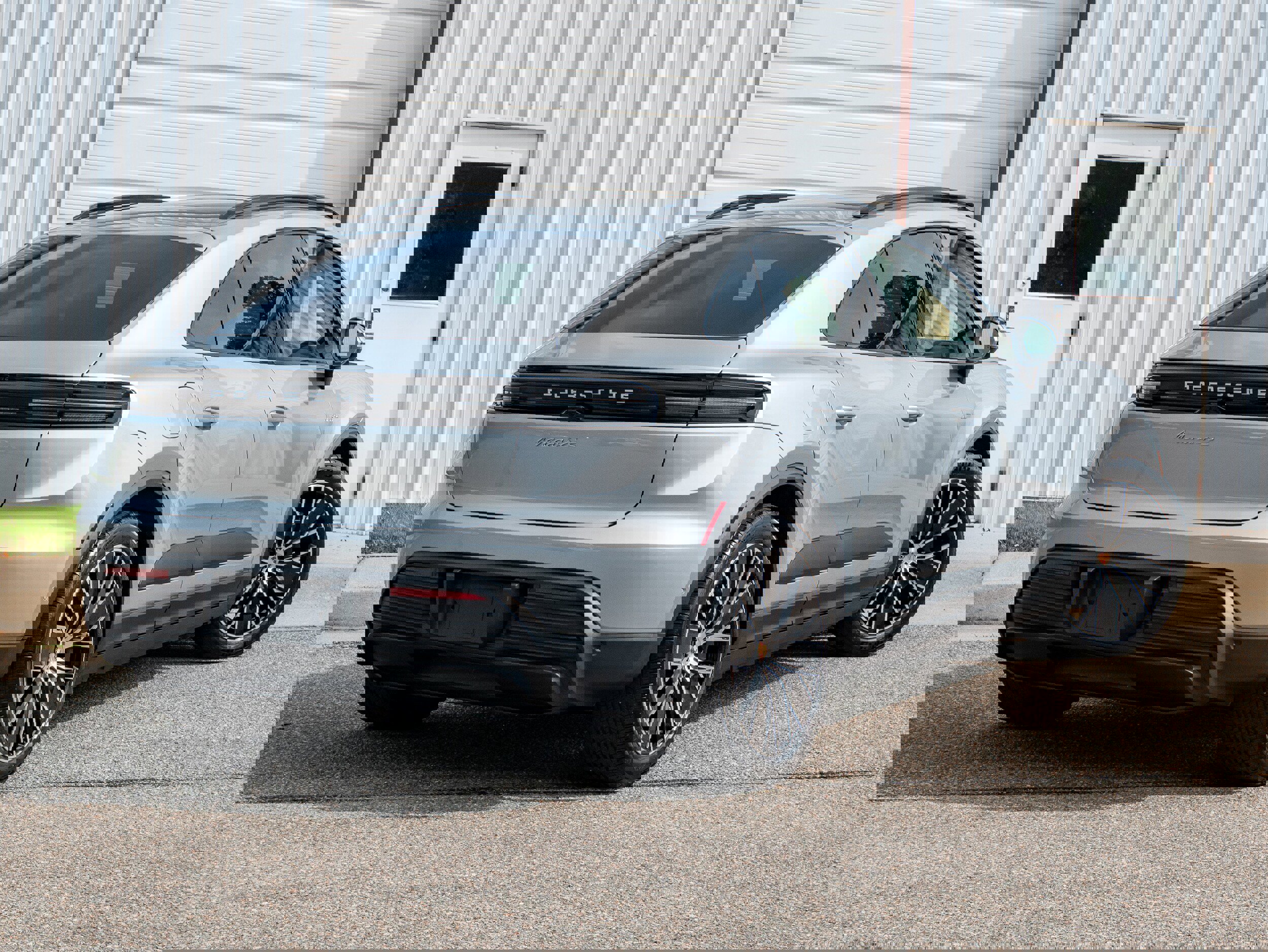 New 2025 Porsche Macan 4S Electric image 7