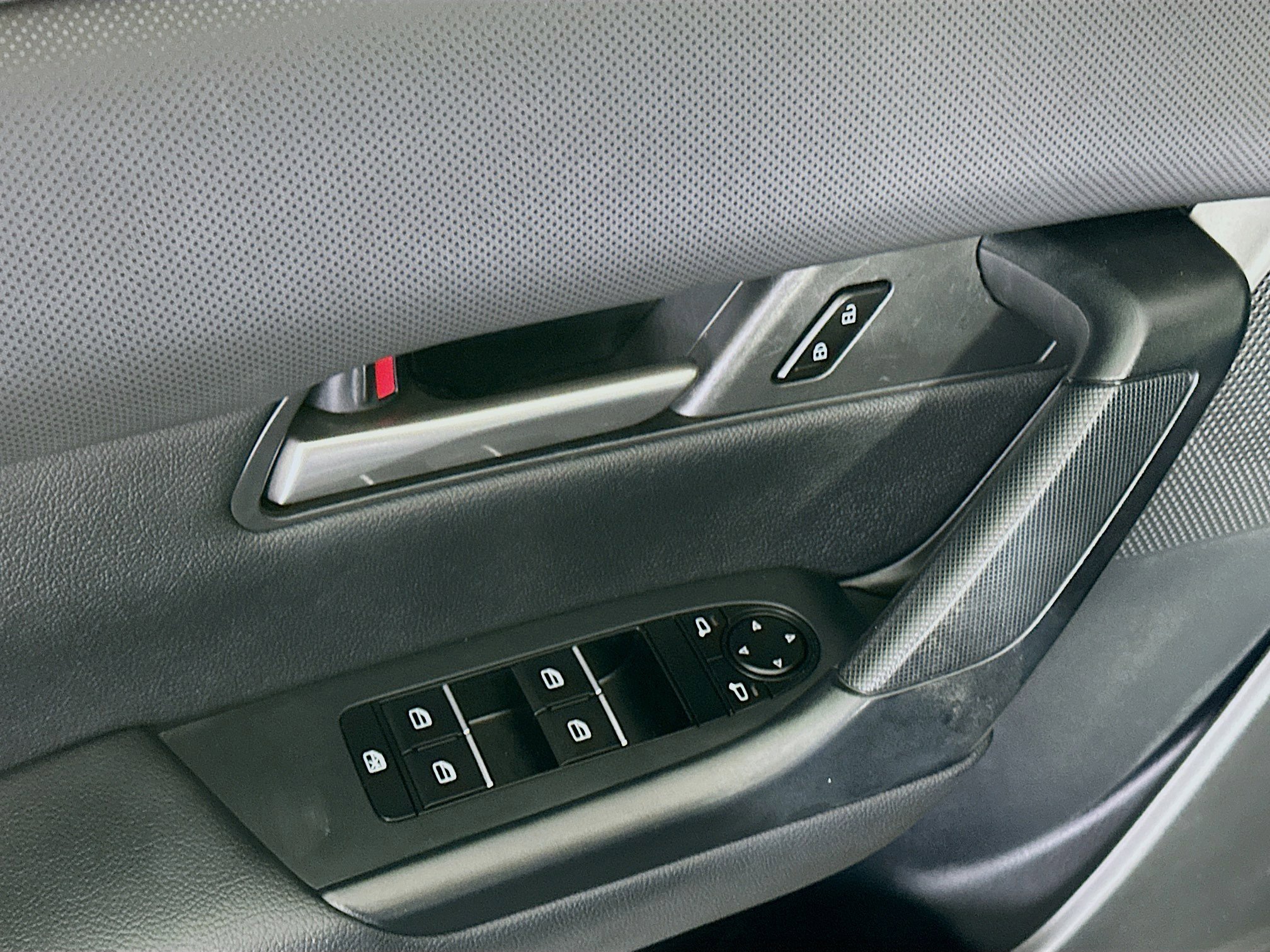 Used 2025 MAZDA CX-50 AWD 2.5 S w/ Preferred Package image 15