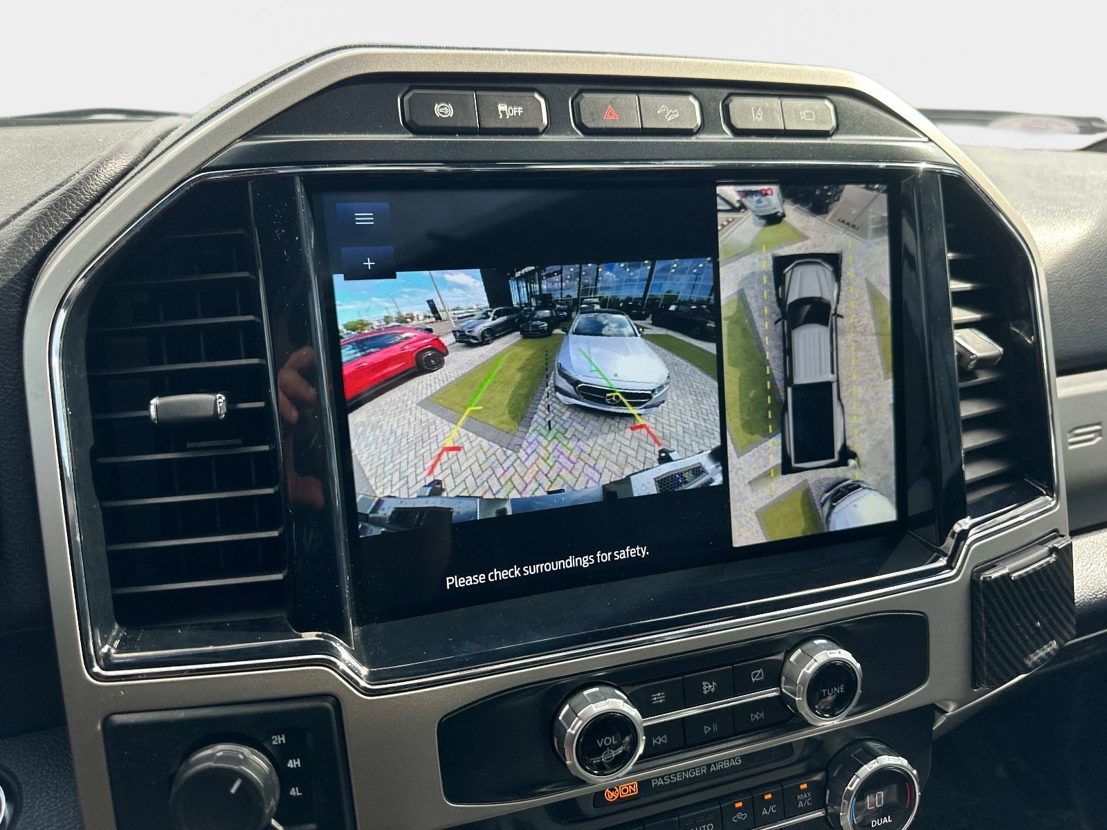 Used 2022 Ford F350 Lariat w/ Lariat Ultimate Package image 27