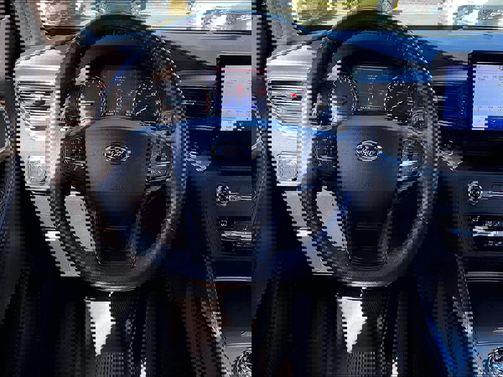 Used 2020 Ford Explorer XLT w/ Equipment Group 202A image 7