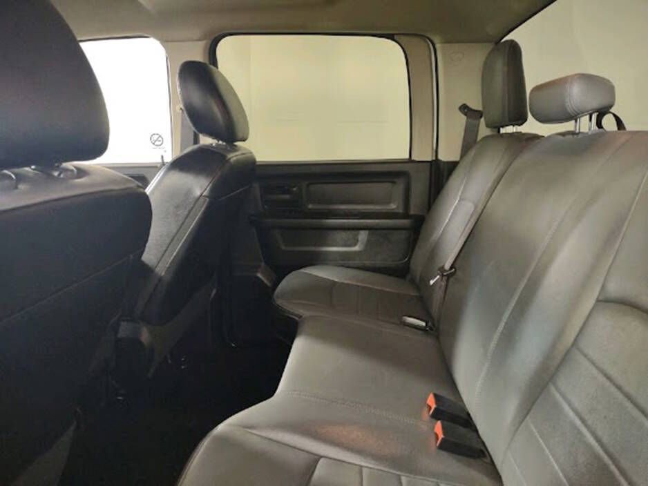 Used 2022 RAM 1500 Tradesman w/ Chrome Appearance Group AWD/4WD image 4