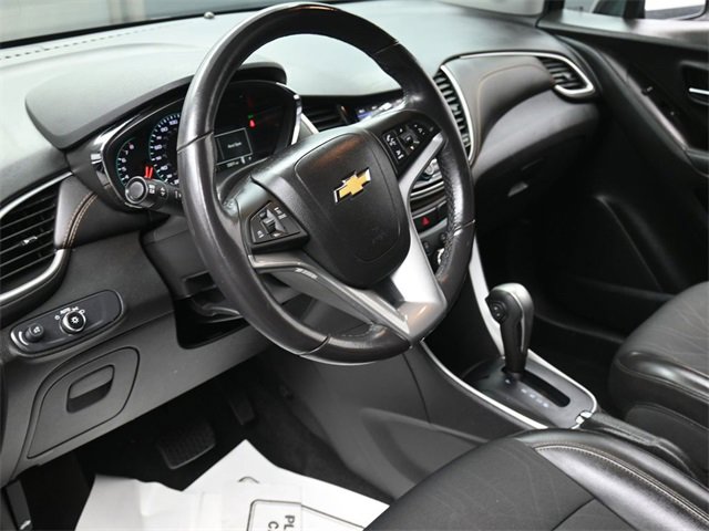 Used 2022 Chevrolet Trax LT w/ Midnight Edition image 14