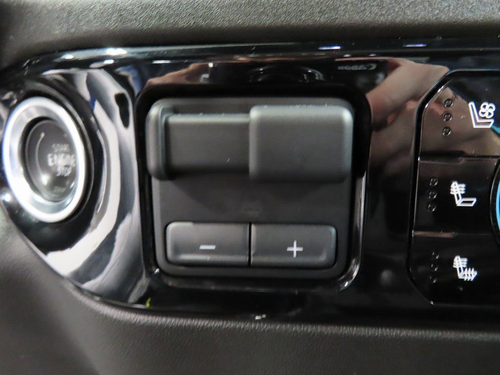 Used 2025 Chevrolet Silverado 2500 ZR2 w/ Technology Package image 53