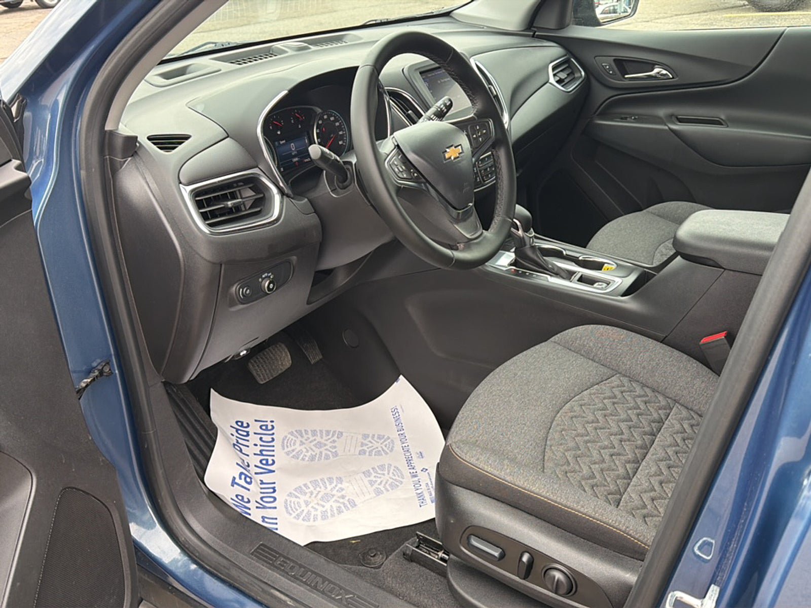 Used 2024 Chevrolet Equinox LT w/ LPO, Floor Liner Package FWD image 8