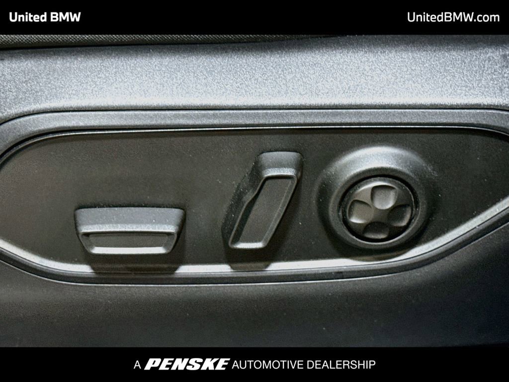 Used 2023 Jeep Grand Cherokee Altitude RWD image 4