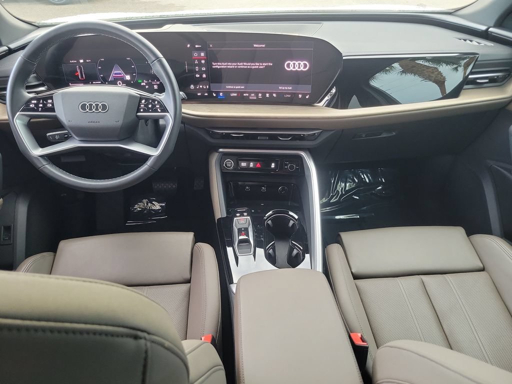 Certified 2025 Audi Q5 Premium Plus w/ Premium Plus AWD/4WD image 3