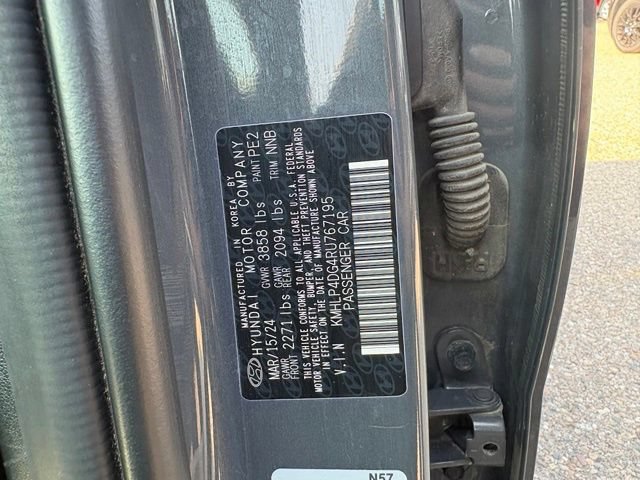 Used 2024 Hyundai Elantra Limited FWD image 31