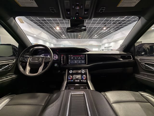 Used 2023 GMC Yukon XL Denali AWD/4WD image 16