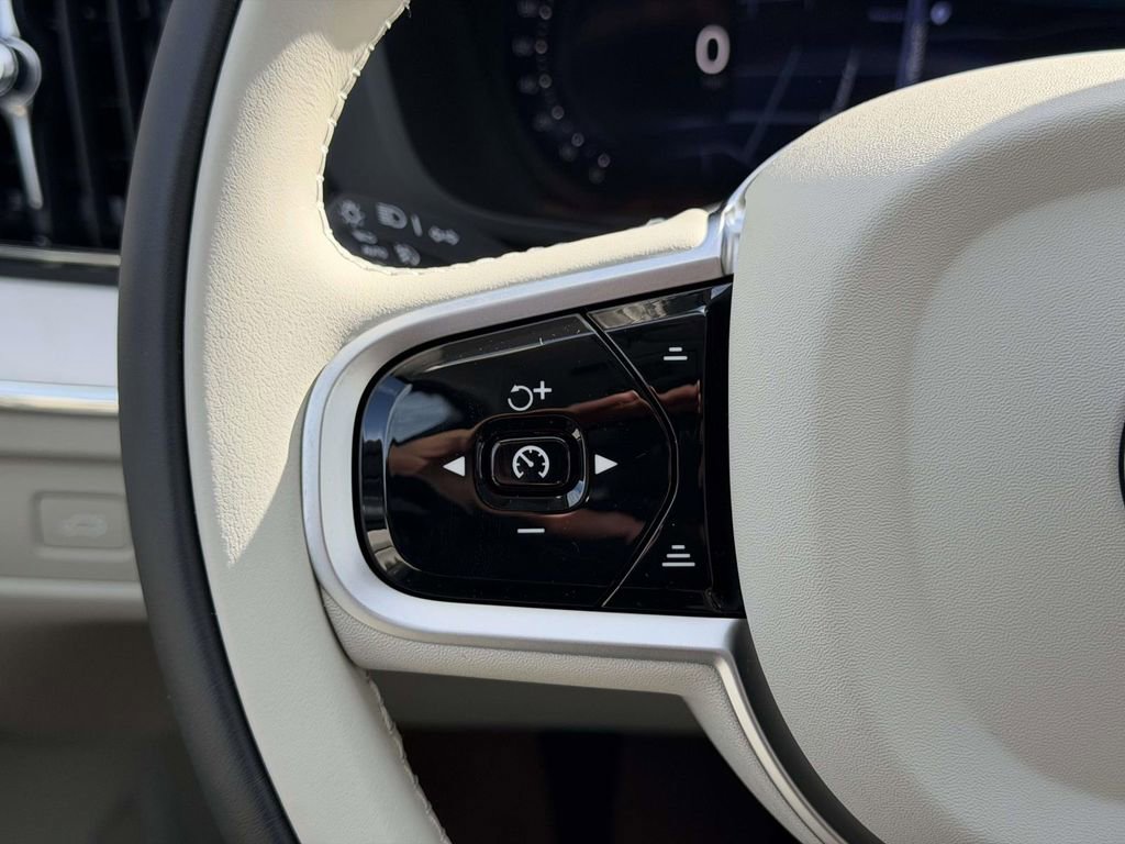 New 2026 Volvo XC60 B5 Ultra w/ Protection Package Premier image 8