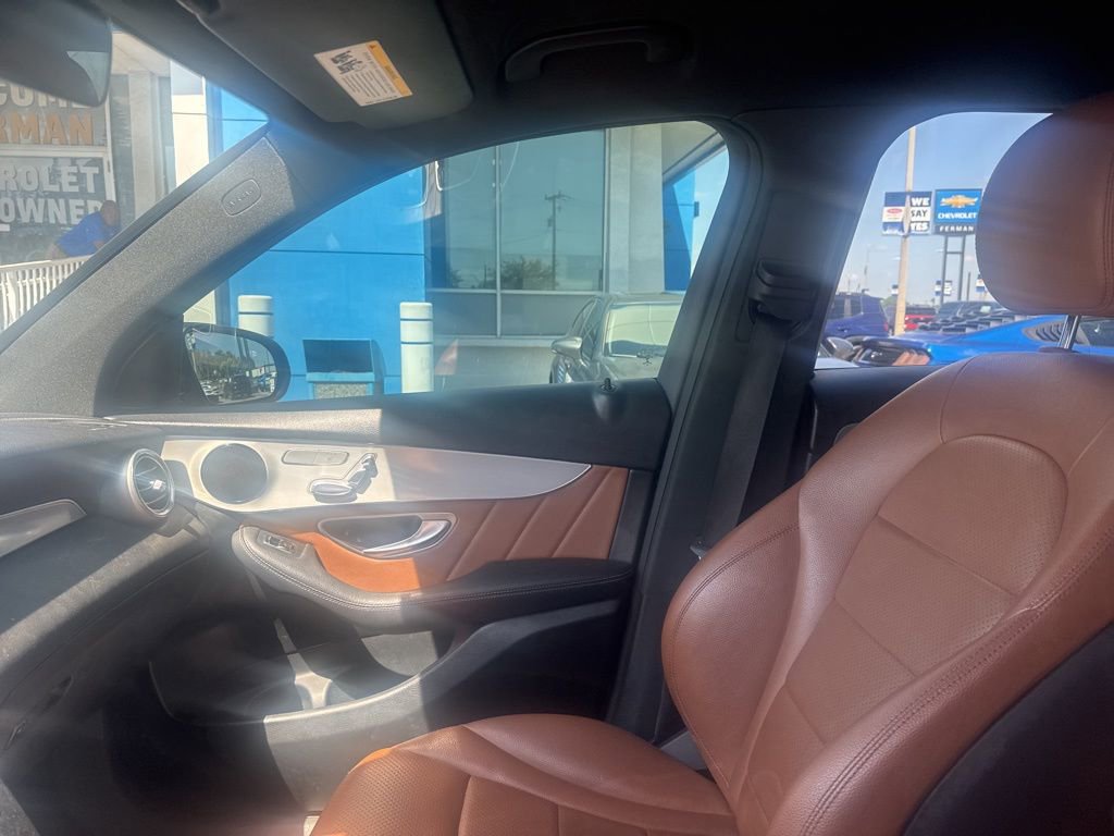 Used 2021 Mercedes-Benz GLC 300 image 20