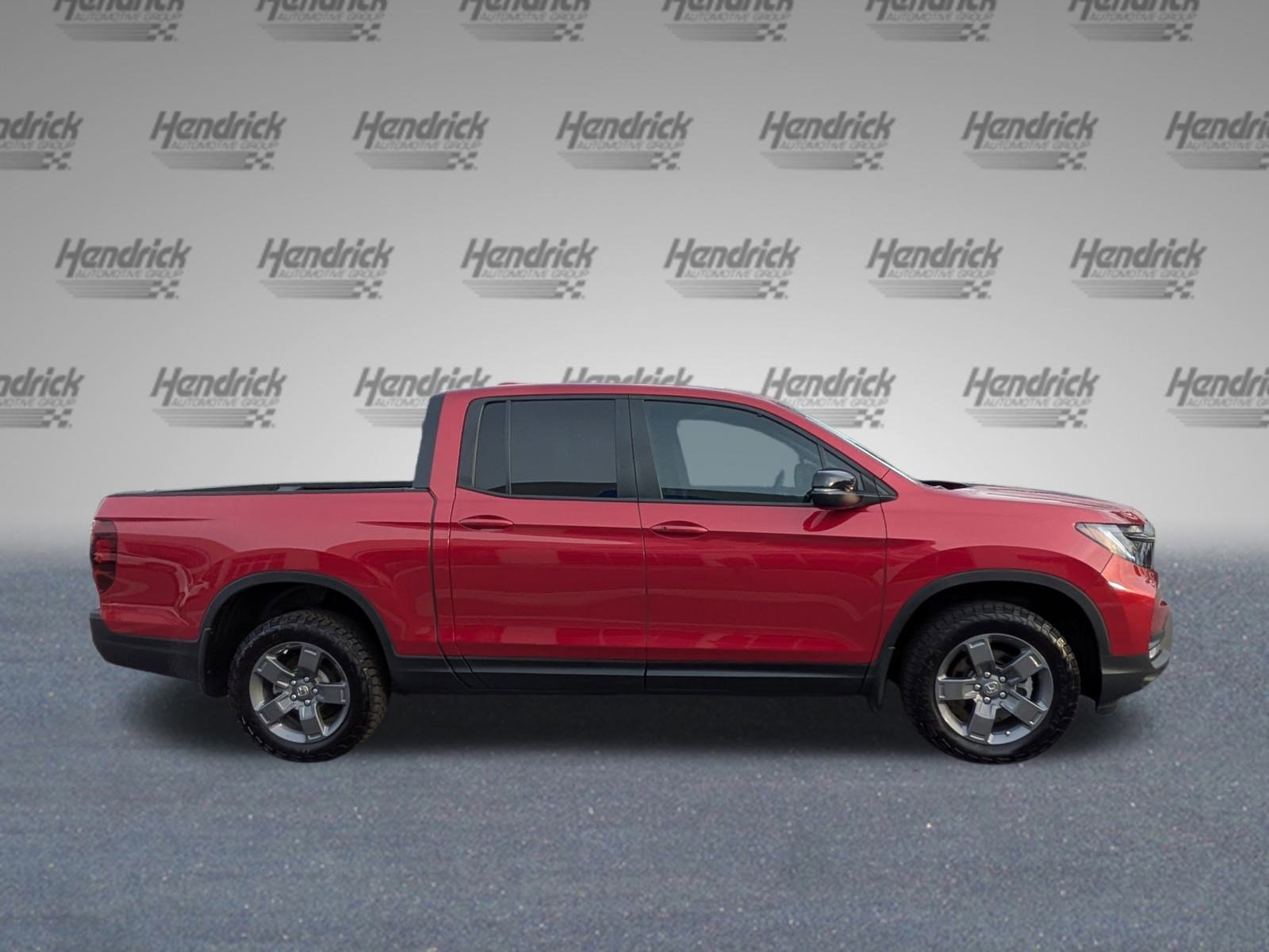 Used 2025 Honda Ridgeline TrailSport image 3
