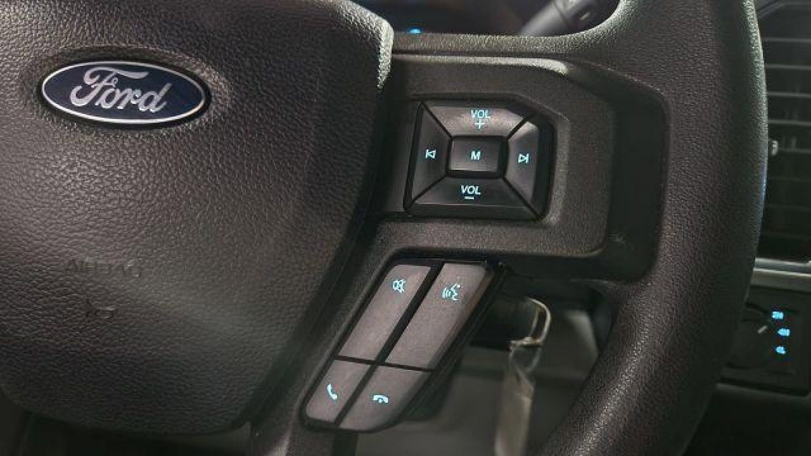 Used 2016 Ford F150 XLT AWD/4WD image 23