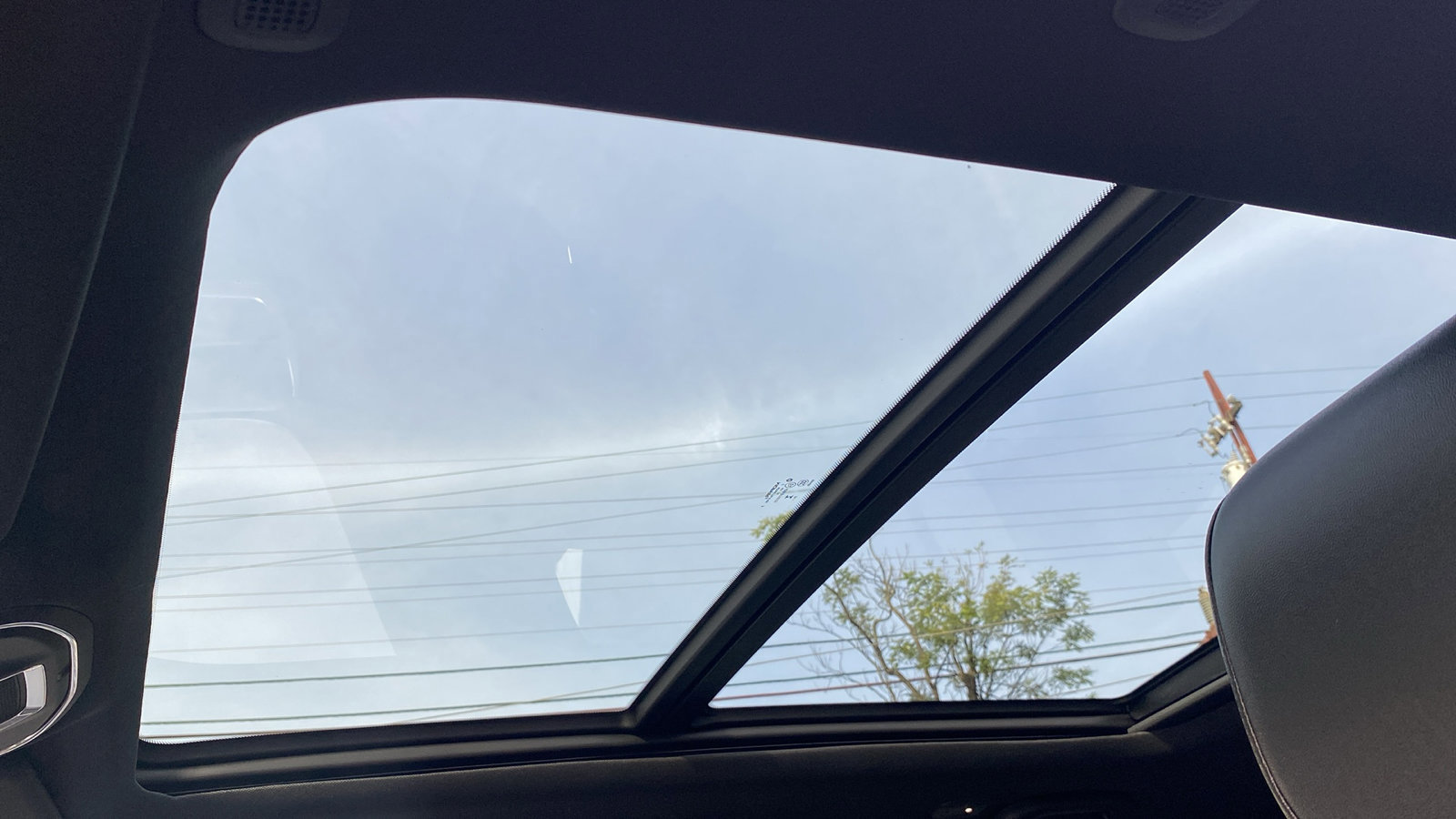 Used 2025 Jeep Wagoneer 4WD w/ Premium Group I image 20