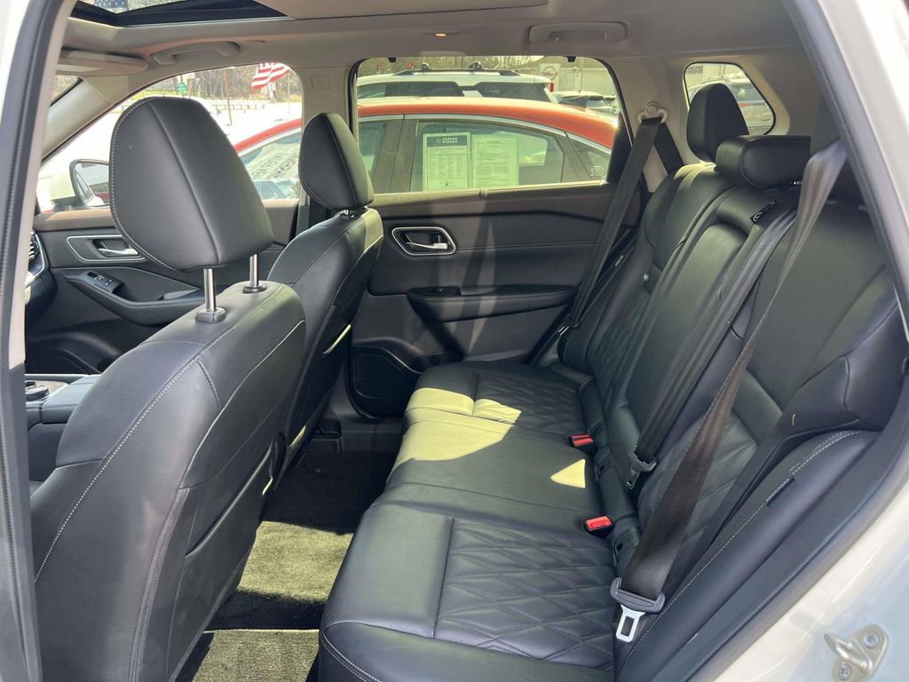 Used 2023 Nissan Rogue Platinum AWD/4WD image 10