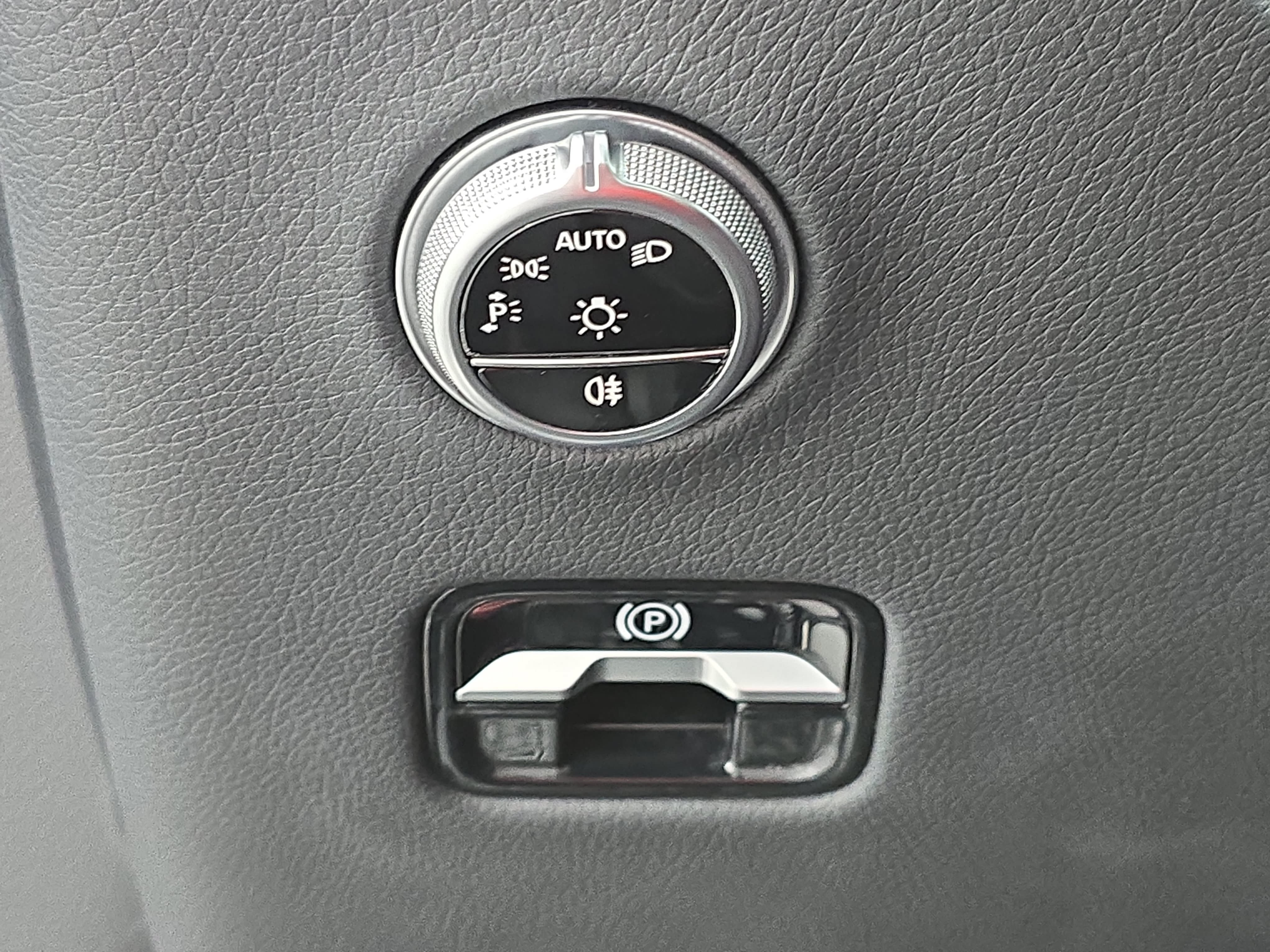 Used 2026 Mercedes-Benz GLC 300 4MATIC image 26