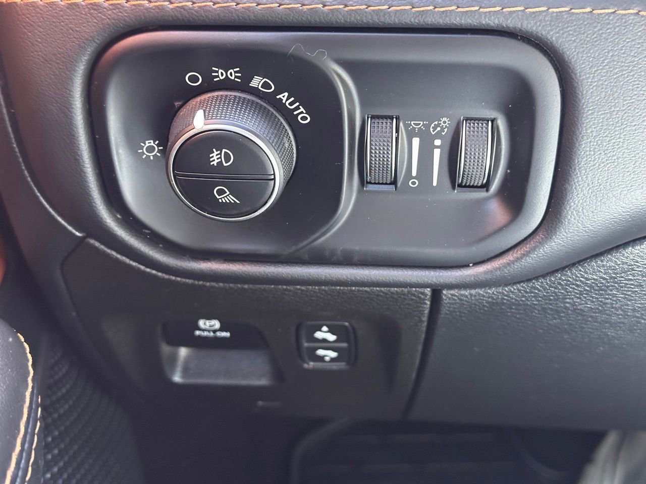 Used 2022 RAM 1500 Limited w/ Off Road Group image 28