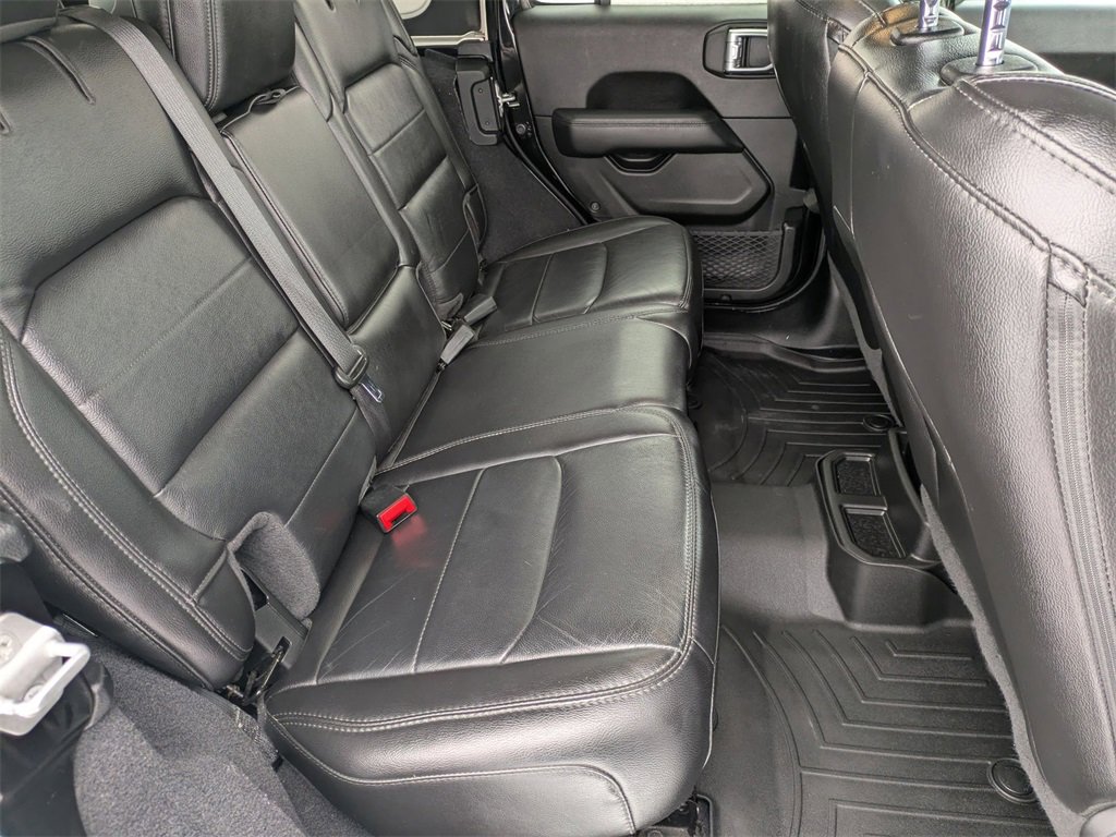 Used 2020 Jeep Wrangler Unlimited Sahara image 19