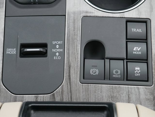 Used 2024 Toyota Highlander Platinum image 24