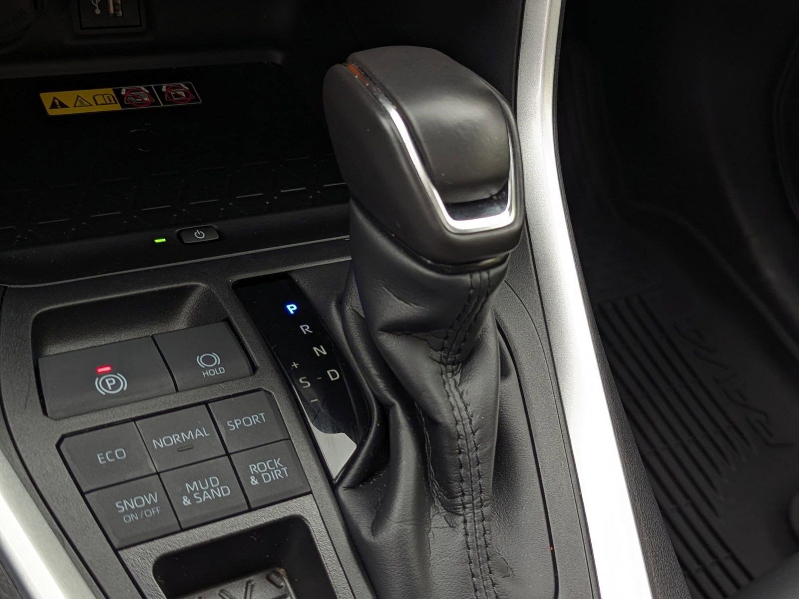 Used 2025 Toyota RAV4 XLE Premium image 16