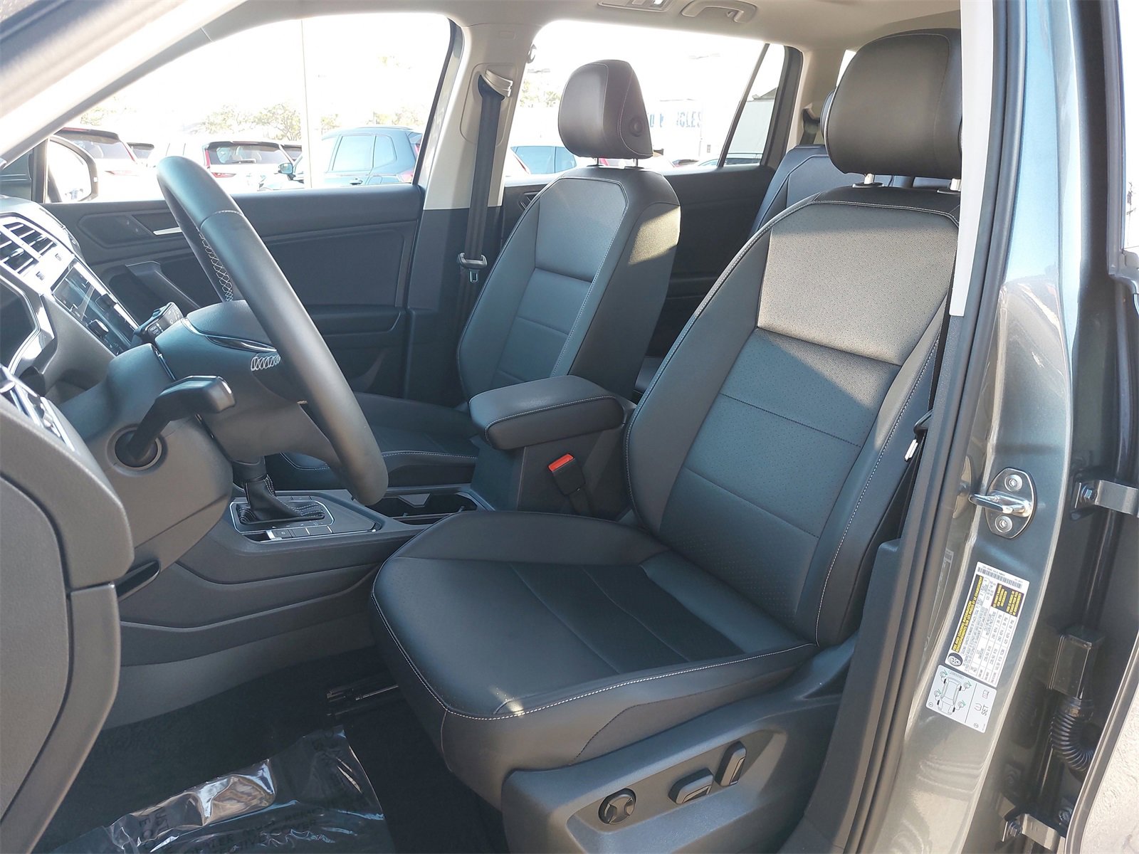 Used 2021 Volkswagen Tiguan SEL image 16