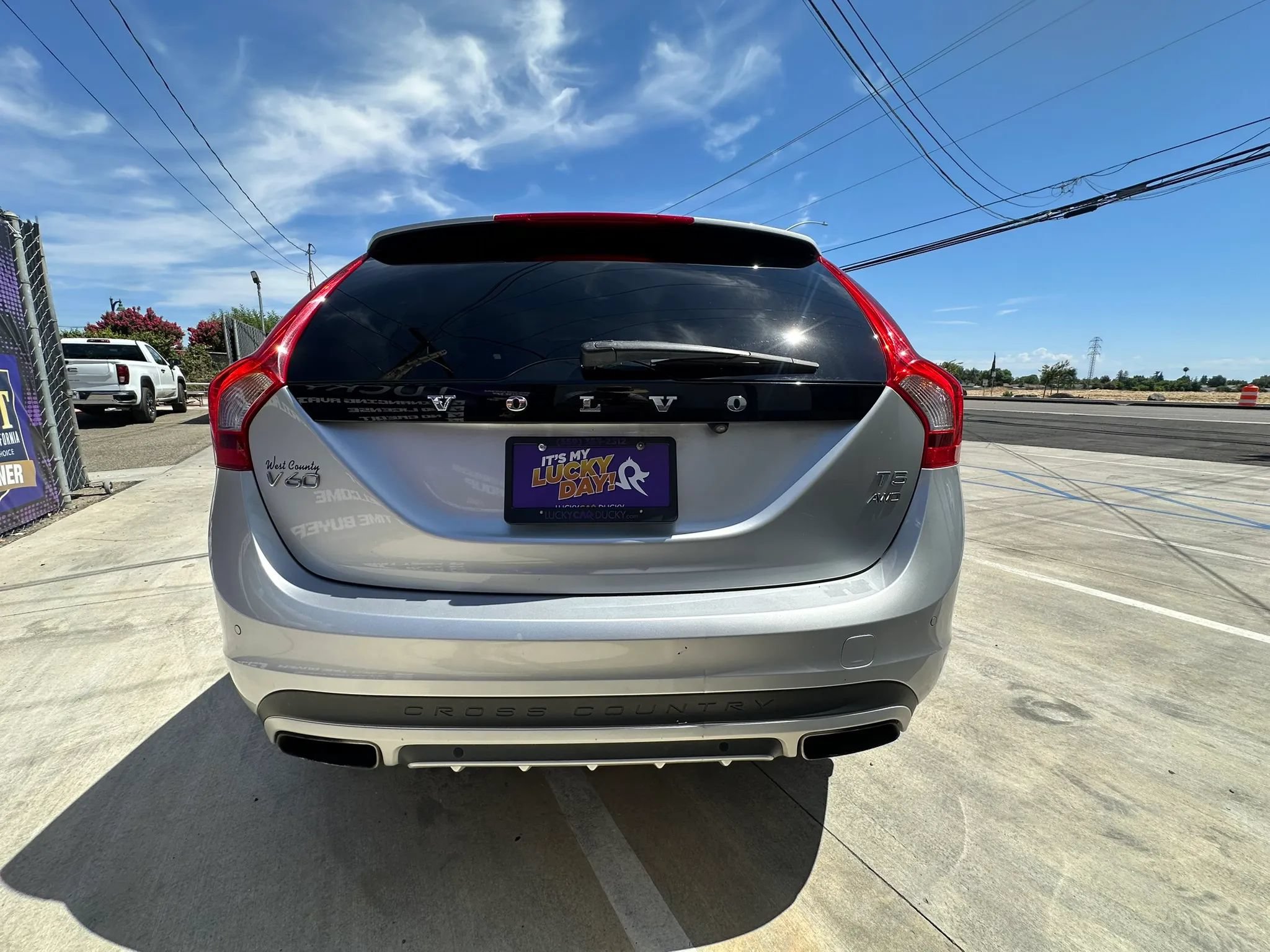 Used 2016 Volvo V60 T5 Cross Country Platinum AWD/4WD image 8