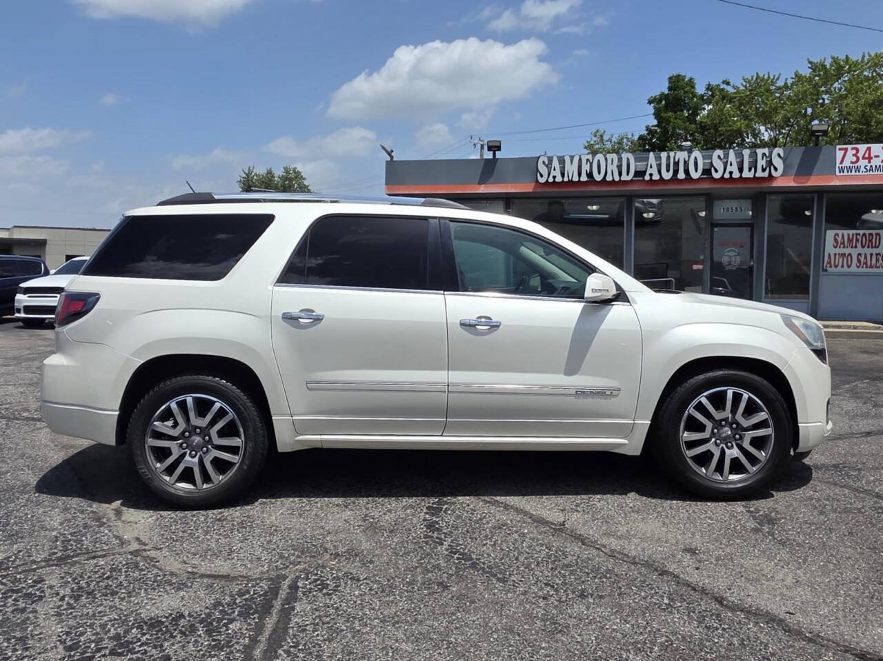 Used 2014 GMC Acadia Denali FWD image 9