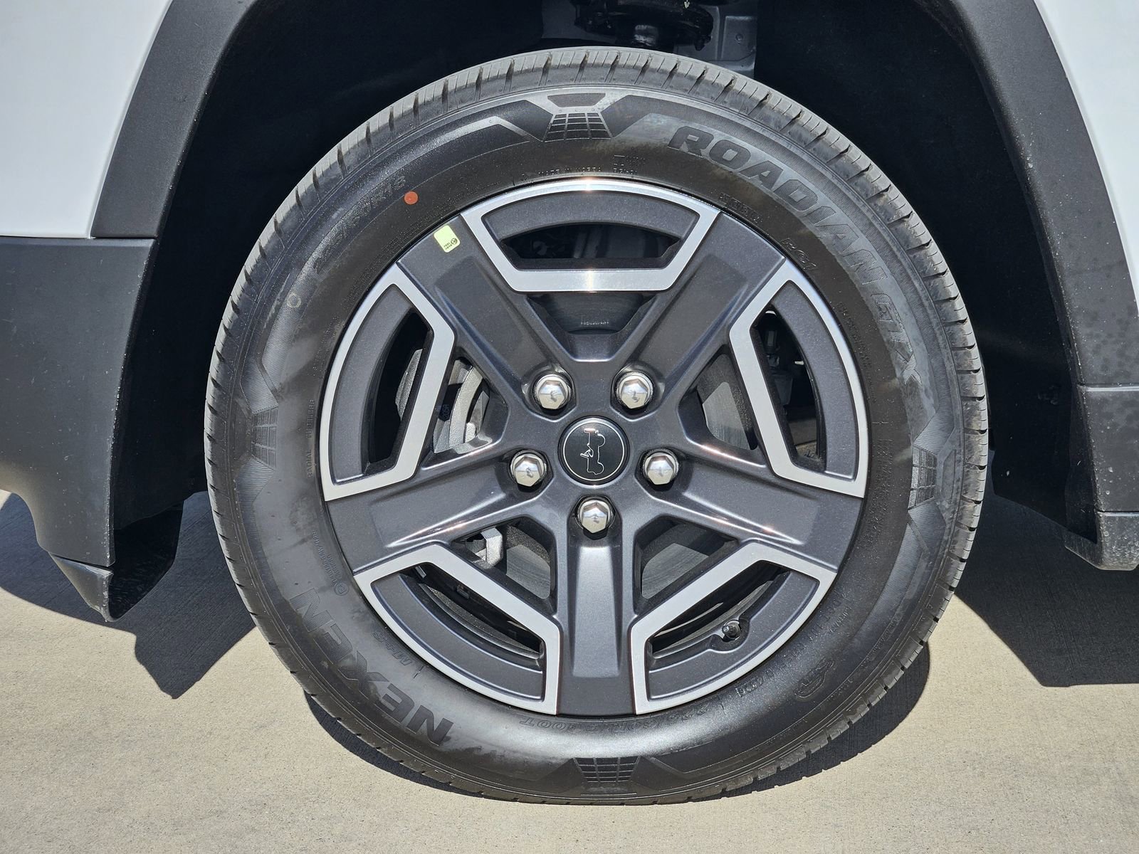 New 2026 Jeep Cherokee Laredo image 12