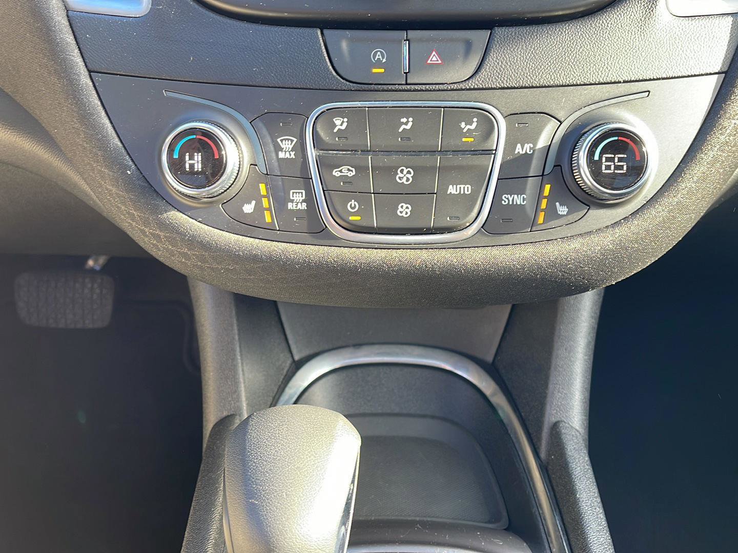 Used 2024 Chevrolet Malibu LT image 10