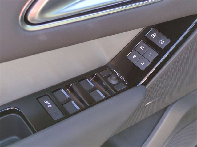 Used 2025 Land Rover Range Rover Velar S image 13