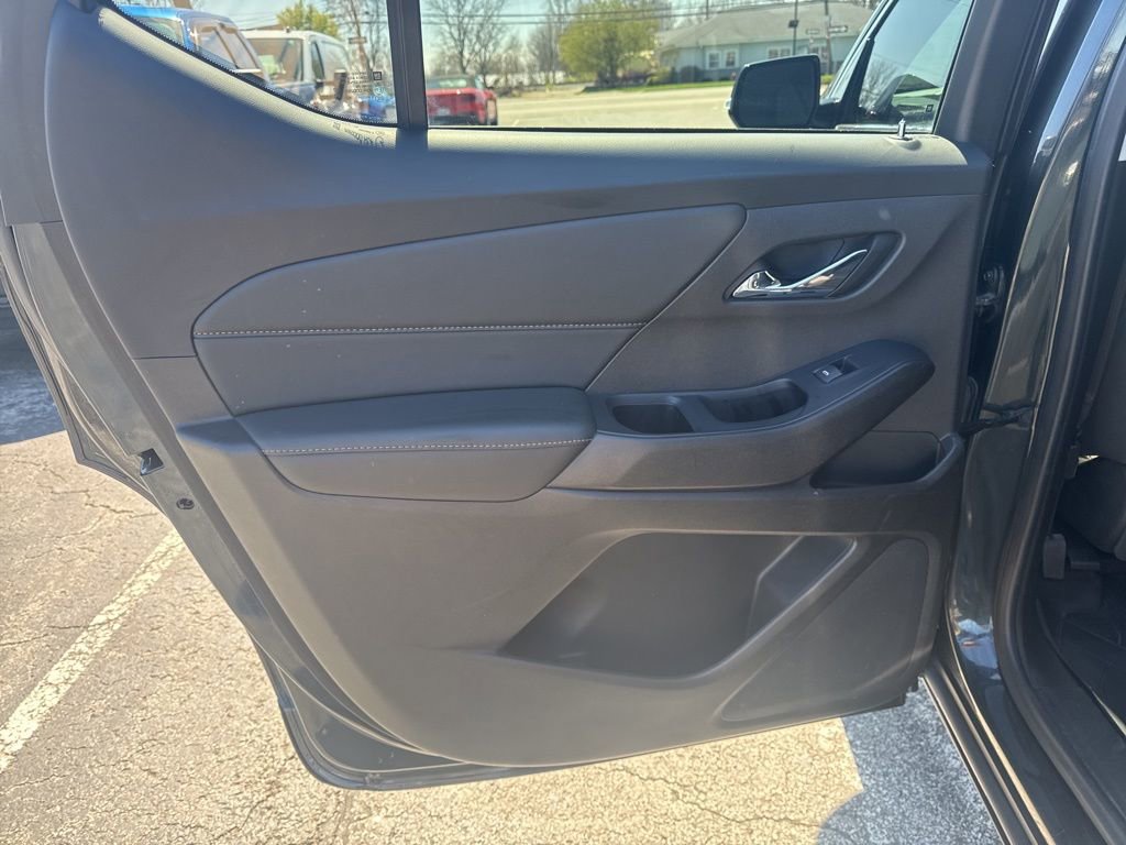 Used 2020 Chevrolet Traverse LT image 27
