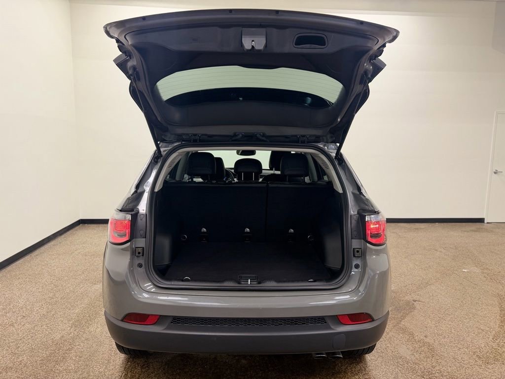 Used 2022 Jeep Compass Limited image 4