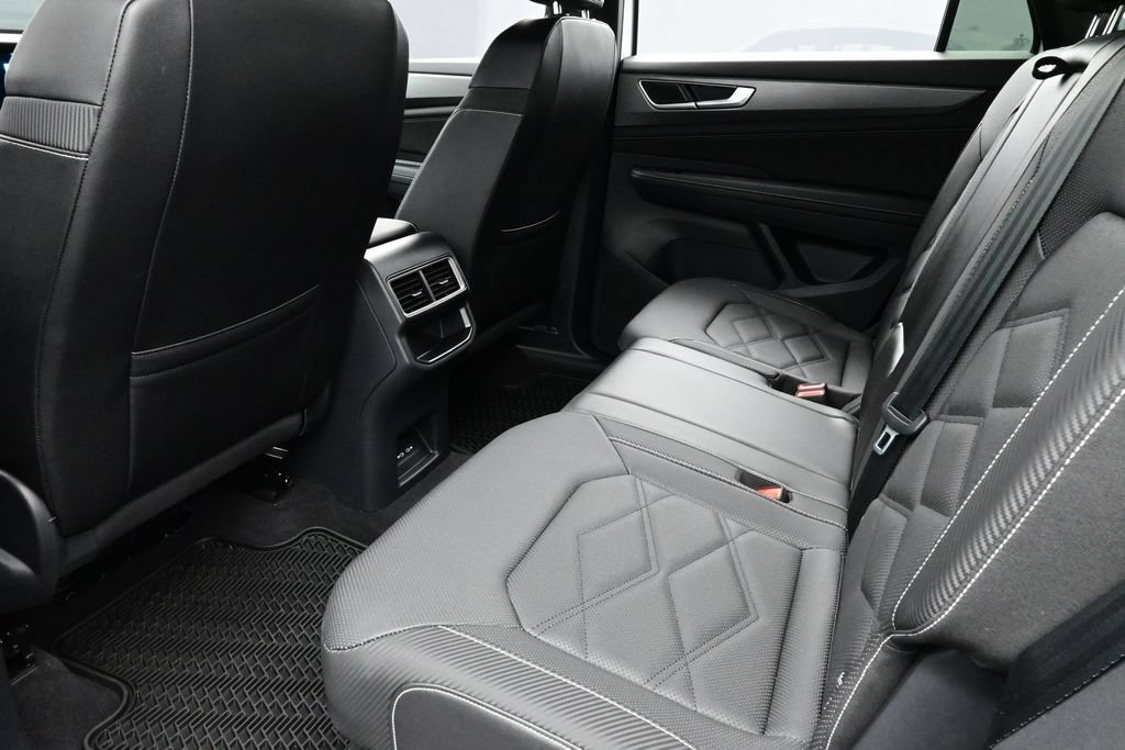 Used 2024 Volkswagen Atlas Cross Sport SE FWD image 14