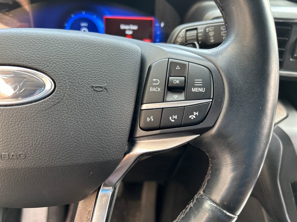 Used 2020 Ford Explorer Platinum w/ Premium Technology Package image 25