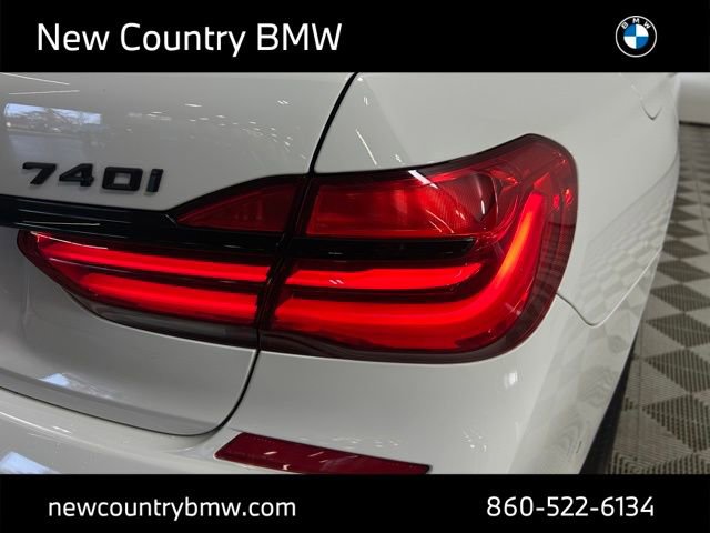 Used 2019 BMW 740i xDrive w/ Executive Package image 32