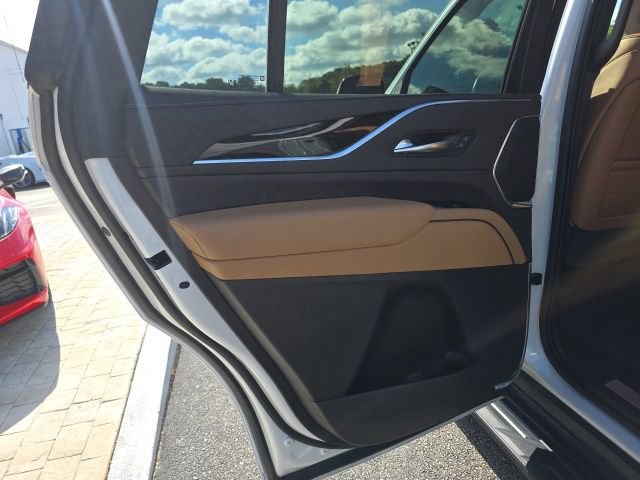Used 2023 Cadillac Escalade Premium Luxury w/ LPO, Floor Liner Package AWD/4WD image 28