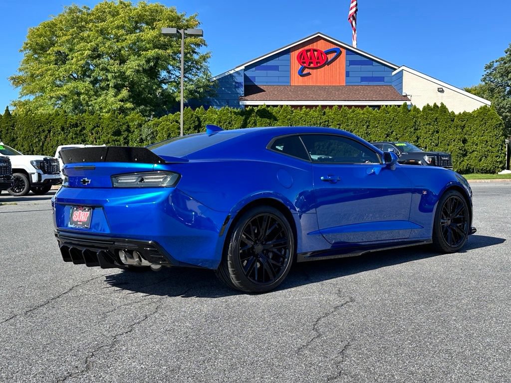 Used 2018 Chevrolet Camaro SS RWD image 9