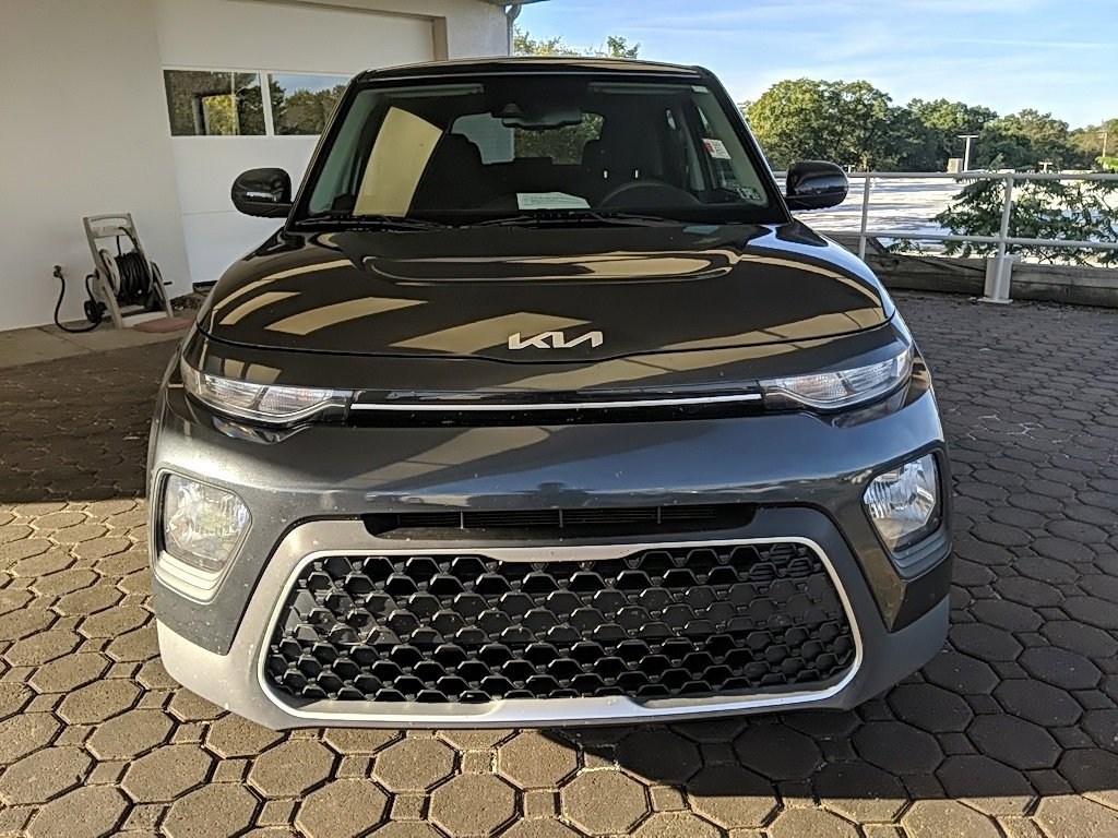 Used 2022 Kia Soul S image 2