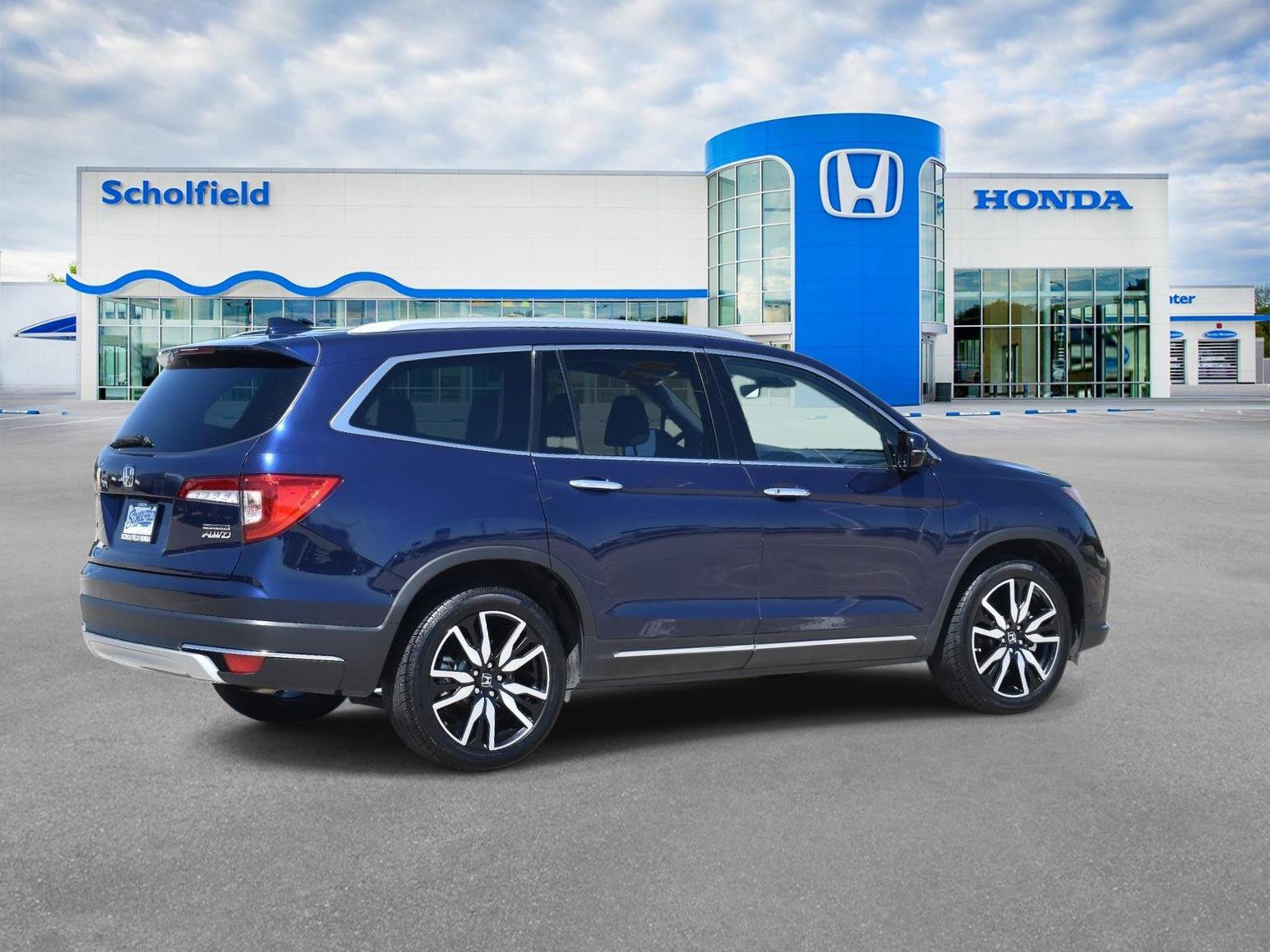 Used 2019 Honda Pilot Touring image 3