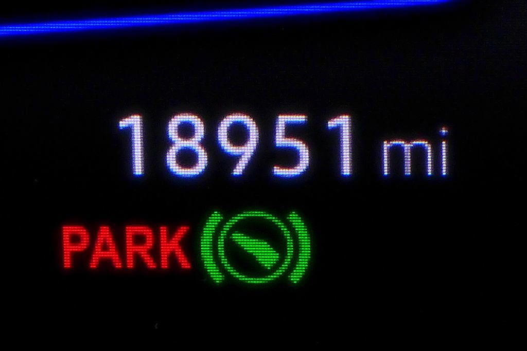 Used 2022 Volkswagen Tiguan SE image 29