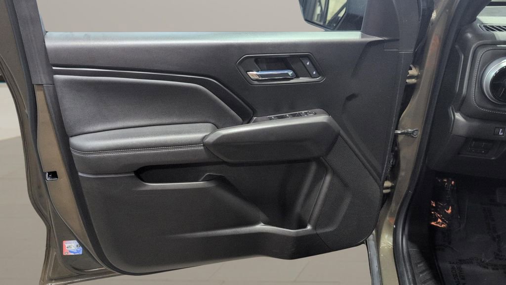 Used 2023 Chevrolet Colorado LT w/ LT Convenience Package image 7