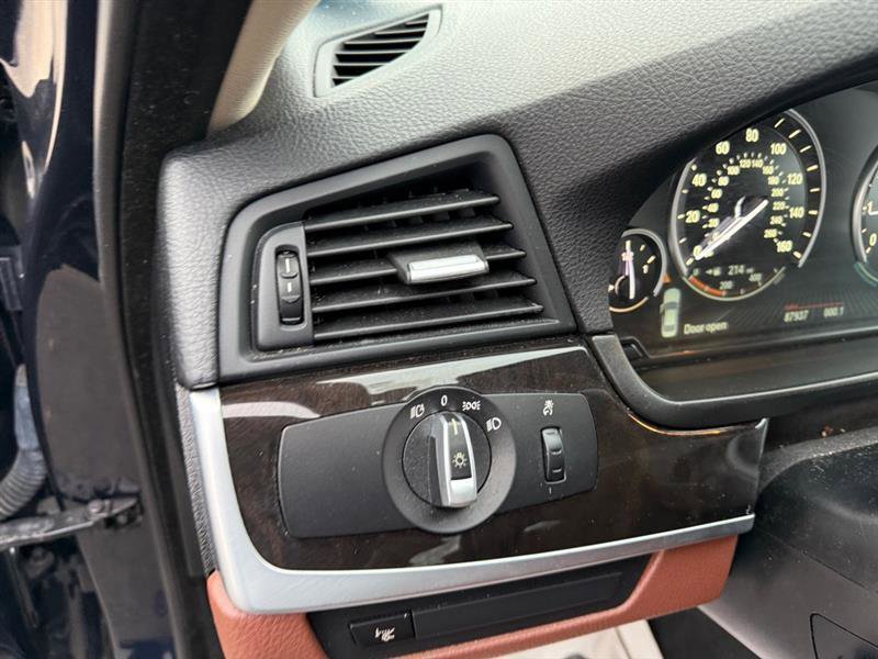 Used 2014 BMW 528i xDrive Sedan AWD/4WD image 36