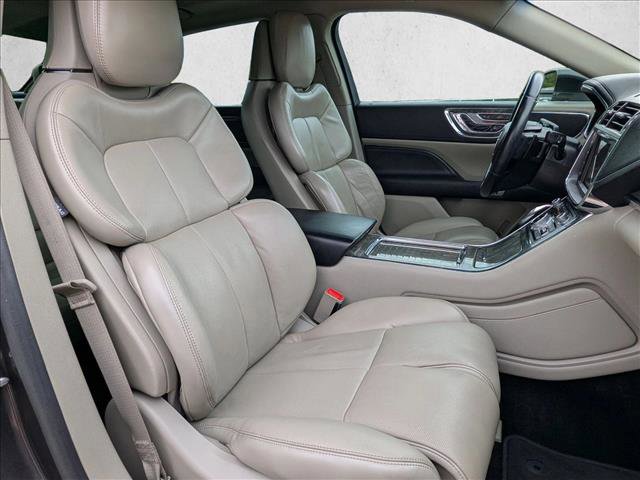 Used 2017 Lincoln Continental Reserve image 20