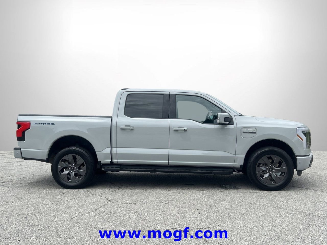 Used 2023 Ford F150 Lightning Lariat w/ Equipment Group 511A High AWD/4WD image 29